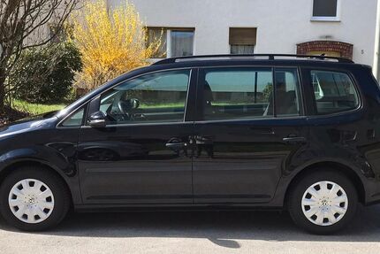 VW Touran 166.000 km 9.000 &euro; Bochum 44801