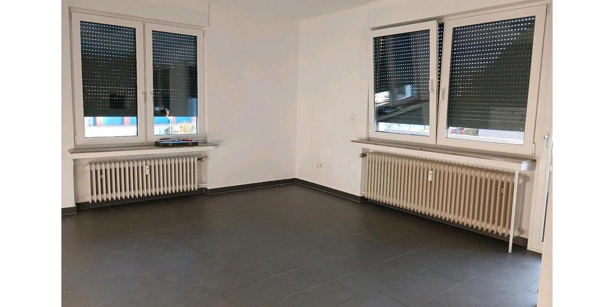 Etagenwohnung Voerde (Niederrhein) - 3.5 Zimmer, 79 m&sup2;, 1.260&euro; | Angebot:26001842