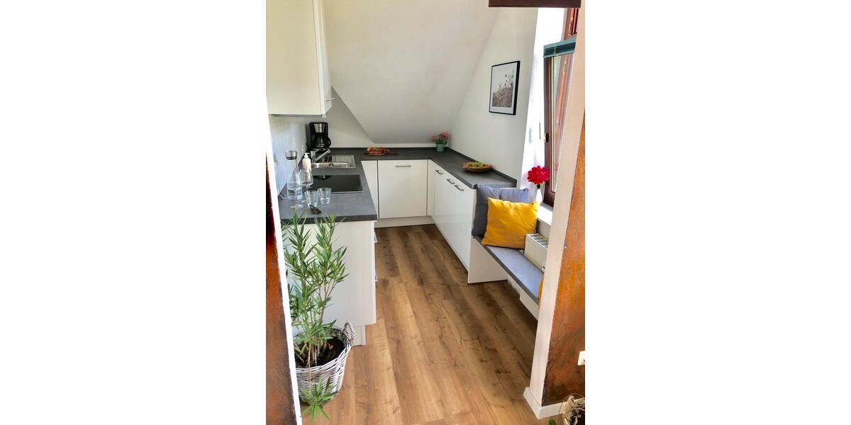 Dachgeschoßwohnung Essen Stadtbezirk II - 2.5 Zimmer, 57 m&sup2;, 930&euro; | Angebot:26618830