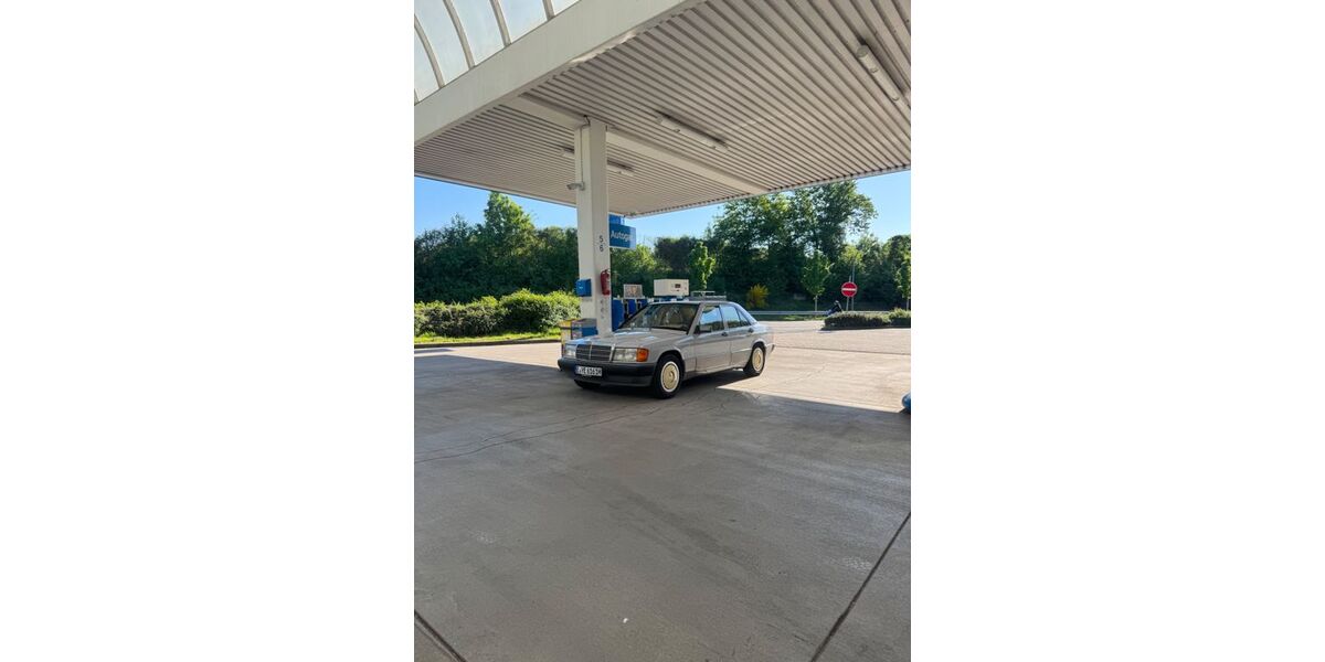 Mercedes-Benz 190 250.000 km 17.250 &euro; Essen 45149