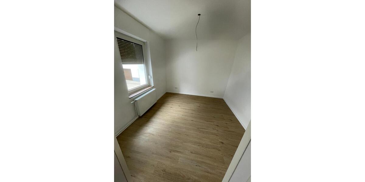 Erdgeschoßwohnung Duisburg Hamborn - 2 Zimmer, 80 m&sup2;, 590&euro; | Angebot:25368097