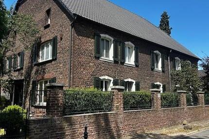 Wohnung Duisburg Rheinhausen - 7 Zimmer, 211 m&sup2;, 2.000&euro; | Angebot:25962714