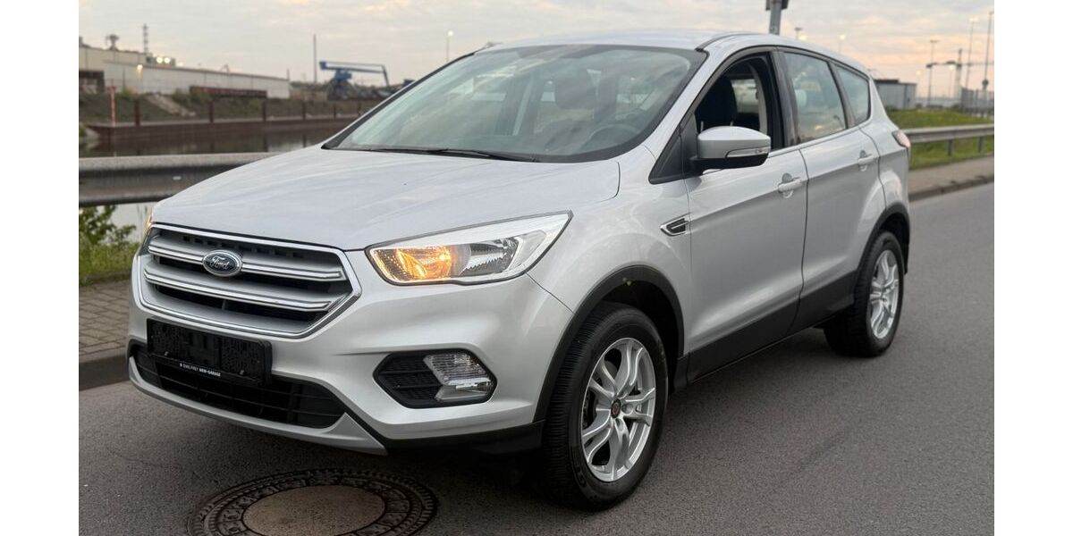 Ford Kuga 93.650 km 10.999 &euro; Duisburg 47138