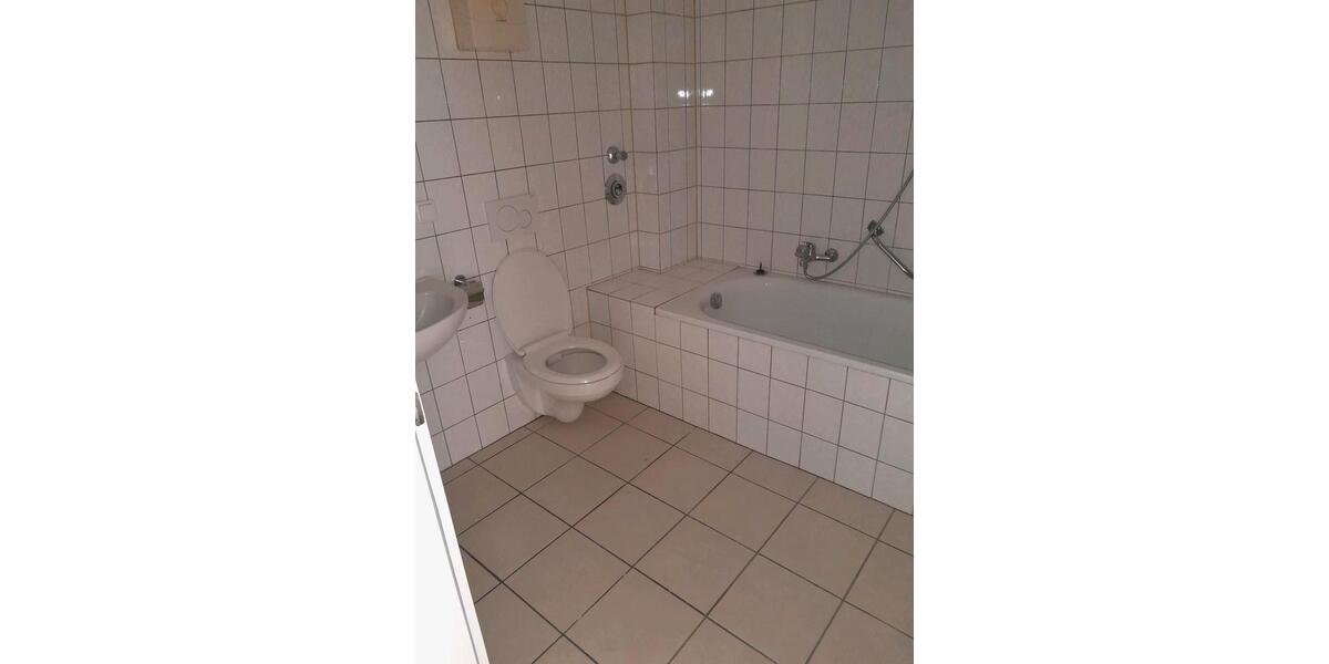 Erdgeschoßwohnung Essen Stadtbezirk VII - 1 Zimmer, 65 m&sup2;, 675&euro; | Angebot:25353871