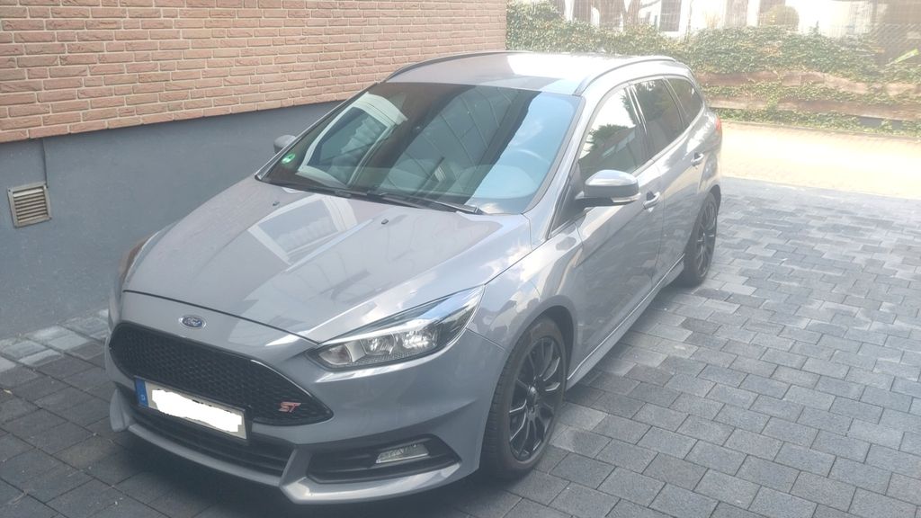 Ford Focus 115.768 km 12.300 &euro; Oberhausen 46147