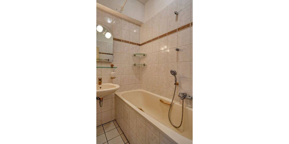 Etagenwohnung Bochum Innenstadt - 4 Zimmer, 115 m&sup2;, 279.000&euro; | Angebot:26037414