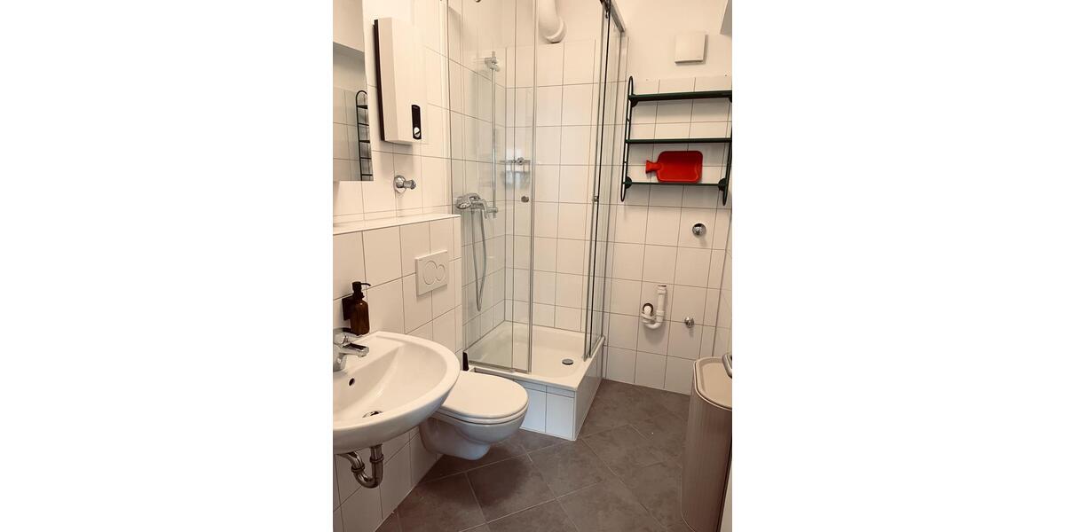 Etagenwohnung Essen Stadtbezirk II - 2 Zimmer, 70 m&sup2;, 2.900&euro; | Angebot:25499367