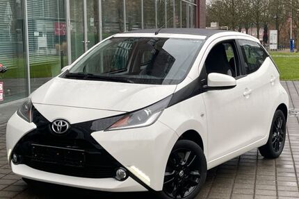 Toyota Aygo (X) 108.000 km 6.800 &euro; Gelsenkirchen 45899