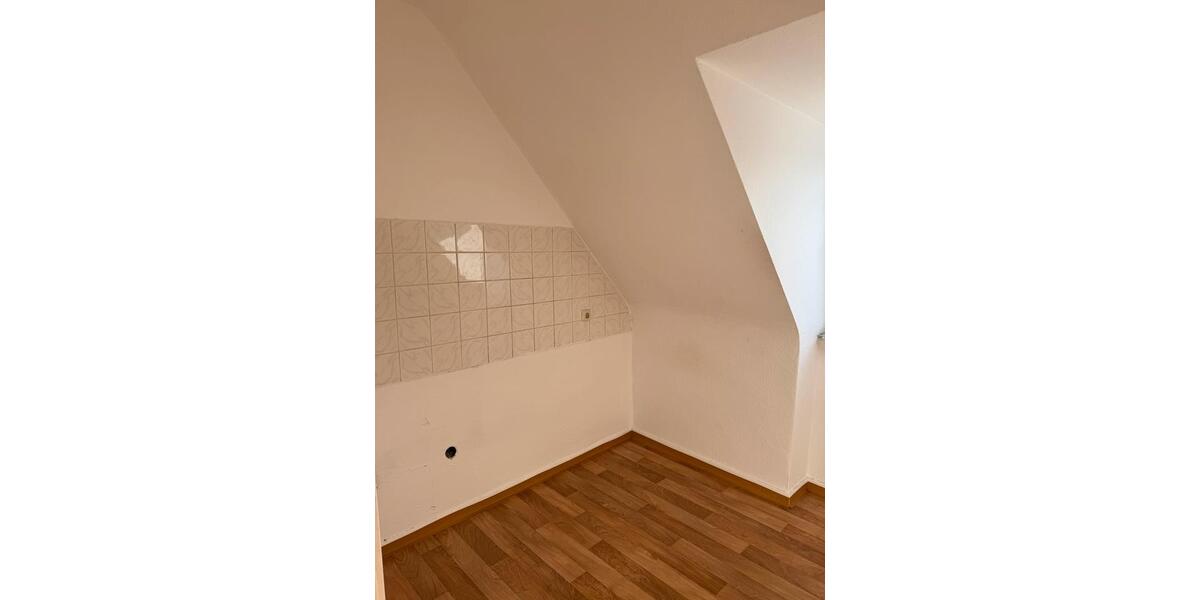 Dachgeschoßwohnung Gelsenkirchen Gelsenkirchen-Nord - 4 Zimmer, 70 m&sup2;, 470&euro; | Angebot:26288115