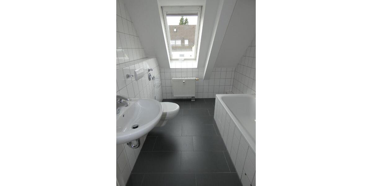 Dachgeschoßwohnung Essen Stadtbezirk IV - 3 Zimmer, 81 m&sup2;, 849&euro; | Angebot:26279244