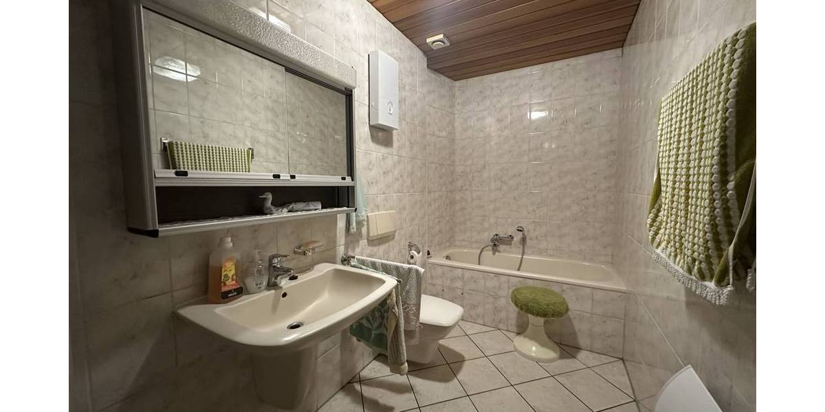 Einfamilienhaus Herten Langenbochum - 8 Zimmer, 215 m&sup2;, 350.000&euro; | Angebot:26142775