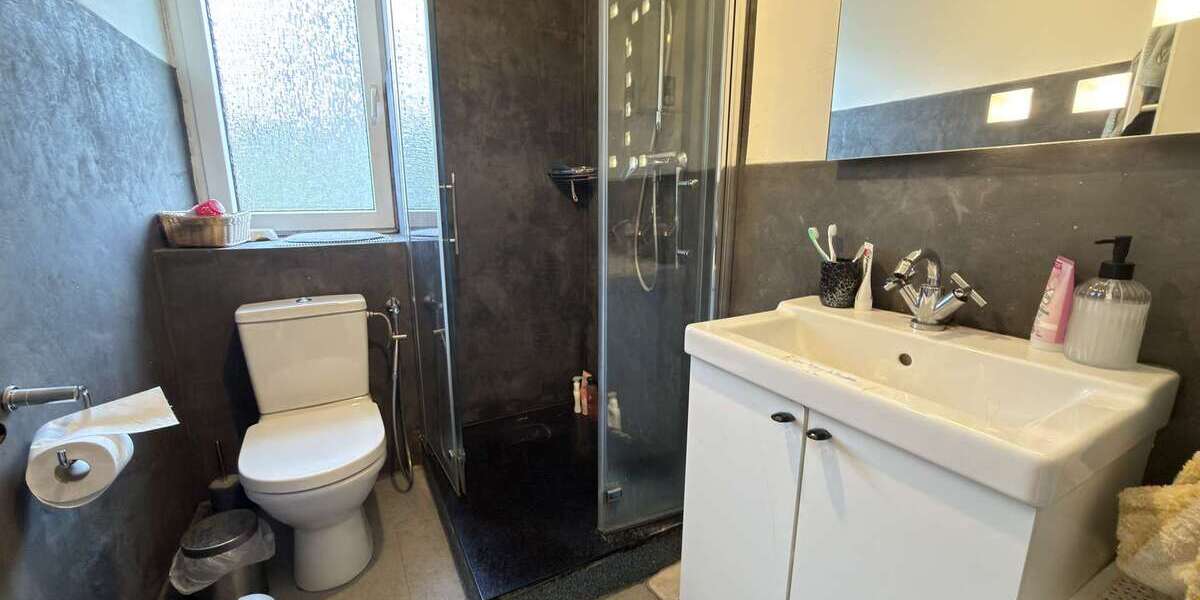 Zwei vermietete Wohneinheiten mit großem Garten und ausbaufähigem DG zur WohnungMaisonette - Etagenwohnung Essen Stadtbezirk VI | Angebot:24796116