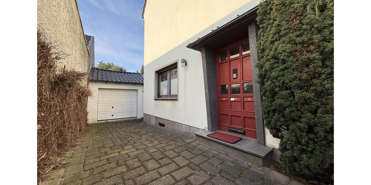 Erdgeschoßwohnung Gladbeck - 3 Zimmer, 135 m&sup2;, 1.300&euro; | Angebot:26021642
