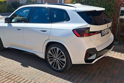 BMW iX1 22.000 km 48.600 &euro; Duisburg 47269
