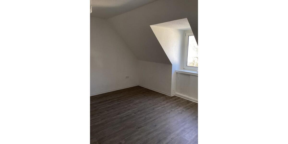 Dachgeschoßwohnung Mülheim an der Ruhr - 2.5 Zimmer, 57 m&sup2;, 671&euro; | Angebot:25304417