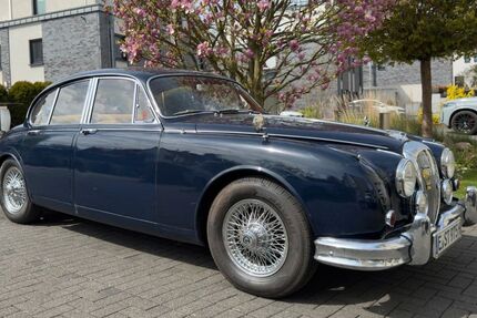 Jaguar Daimler 75.000 km 24.900 &euro; Essen 45356