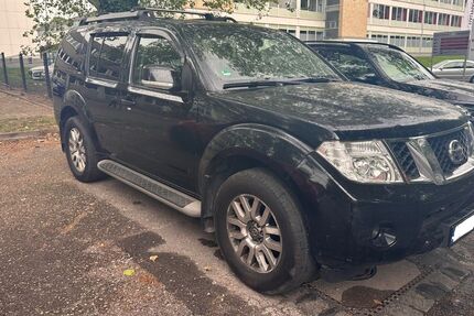Nissan Pathfinder 250.000 km 8.400 &euro; Essen 45356