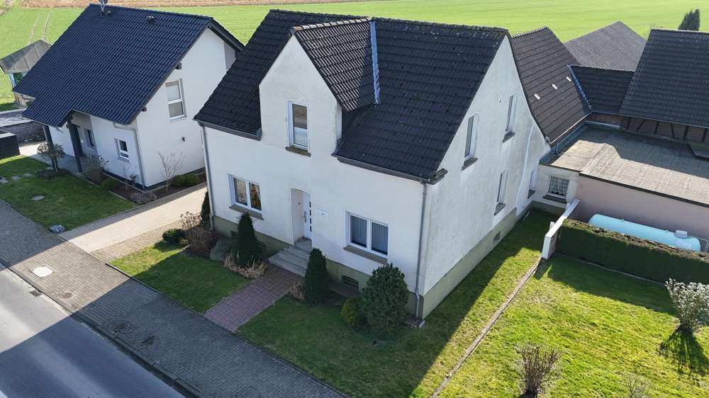 Einfamilienhaus Herten Bertlich - 8 Zimmer, 215 m&sup2;, 350.000&euro; | Angebot:25898973