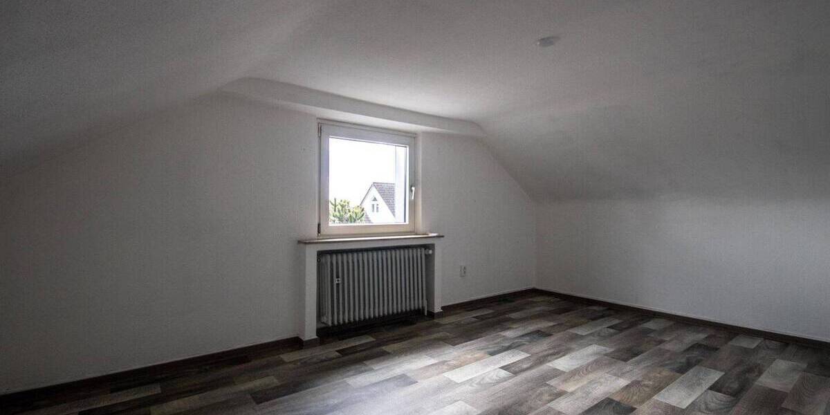 Mehrfamilienhaus, Wohnhaus Voerde - 6 Zimmer, 150 m&sup2;, 349.000&euro; | Angebot:26306989