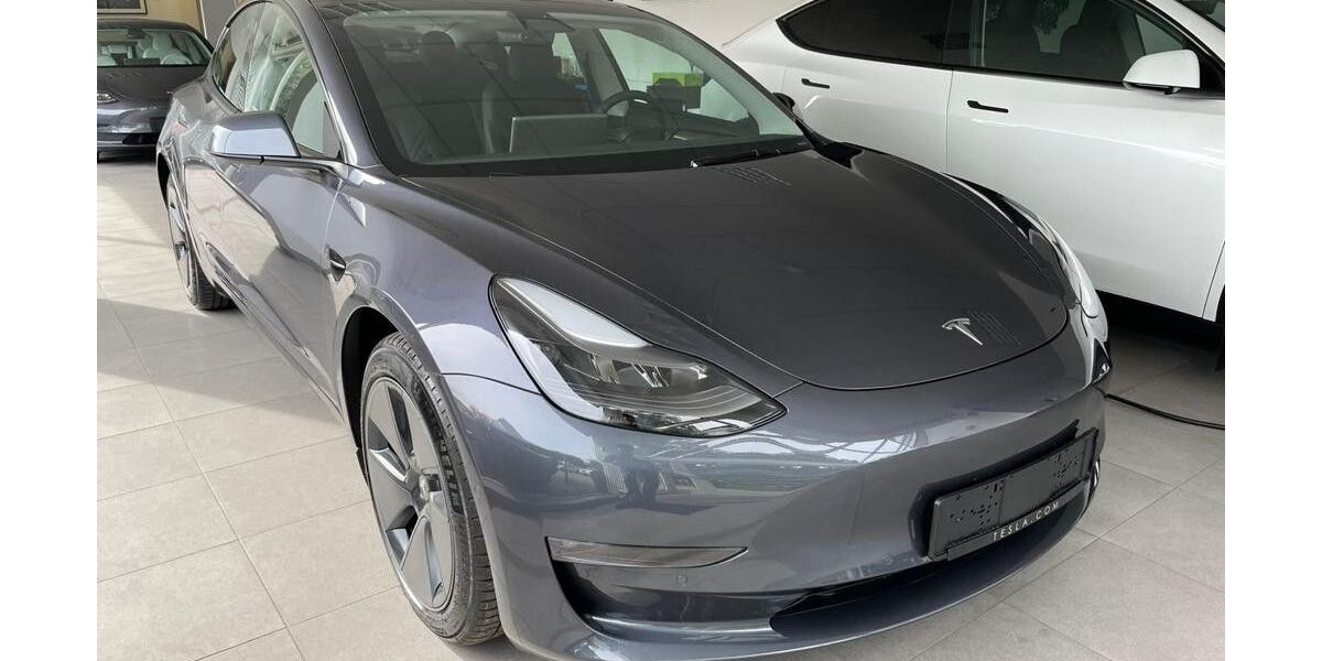 Tesla Model 3 66.350 km 29.990 &euro; Mülheim an der Ruhr 45478