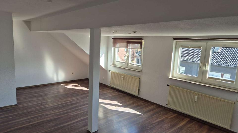 Etagenwohnung Duisburg Mittelmeiderich - 2 Zimmer, 71 m&sup2;, 565&euro; | Angebot:25974846