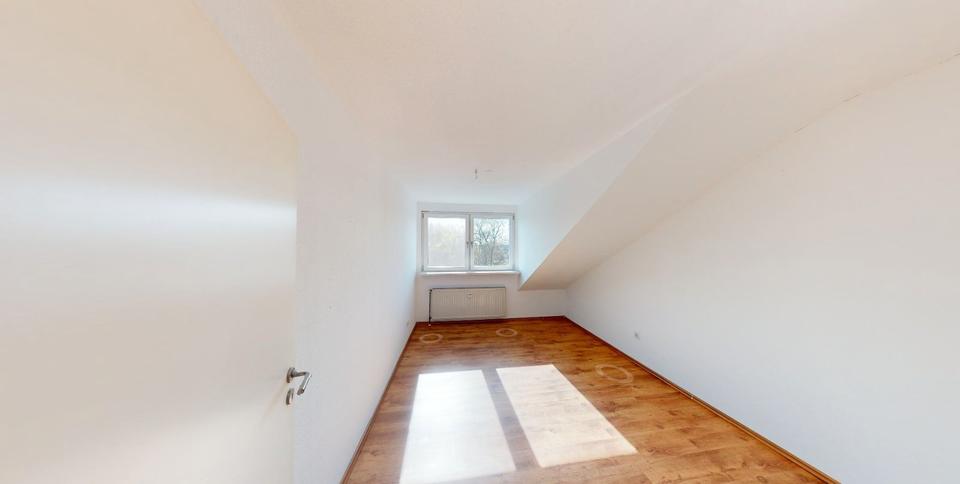 Dachgeschoßwohnung Dinslaken Lohberg - 3.5 Zimmer, 88 m&sup2;, 650&euro; | Angebot:26262456