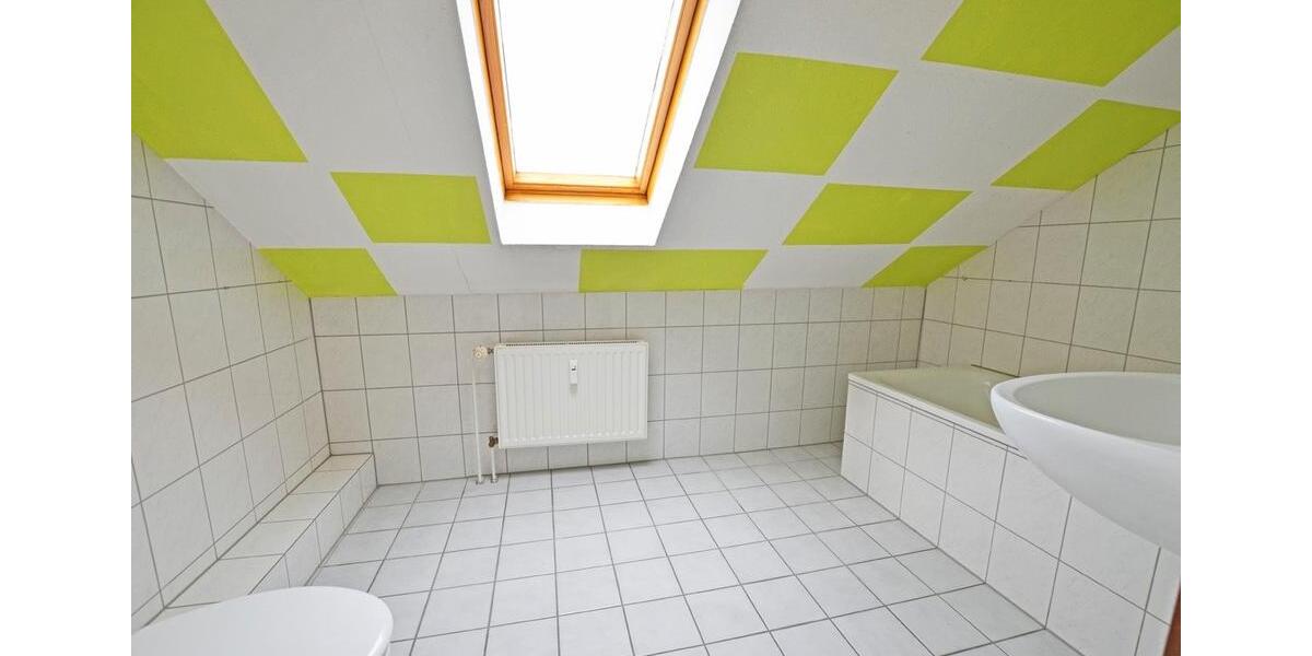 Dachgeschoßwohnung Duisburg Walsum - 3 Zimmer, 72 m&sup2;, 585&euro; | Angebot:25765138