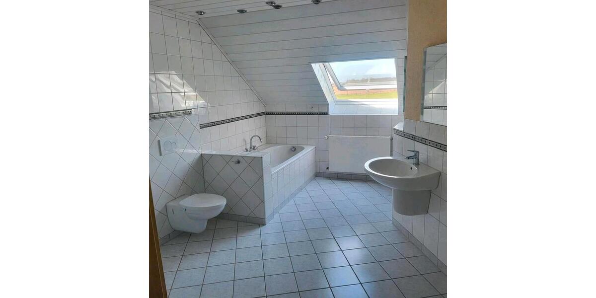 Etagenwohnung Wesel Fusternberg - 3.5 Zimmer, 135 m&sup2;, 329.000&euro; | Angebot:26088737