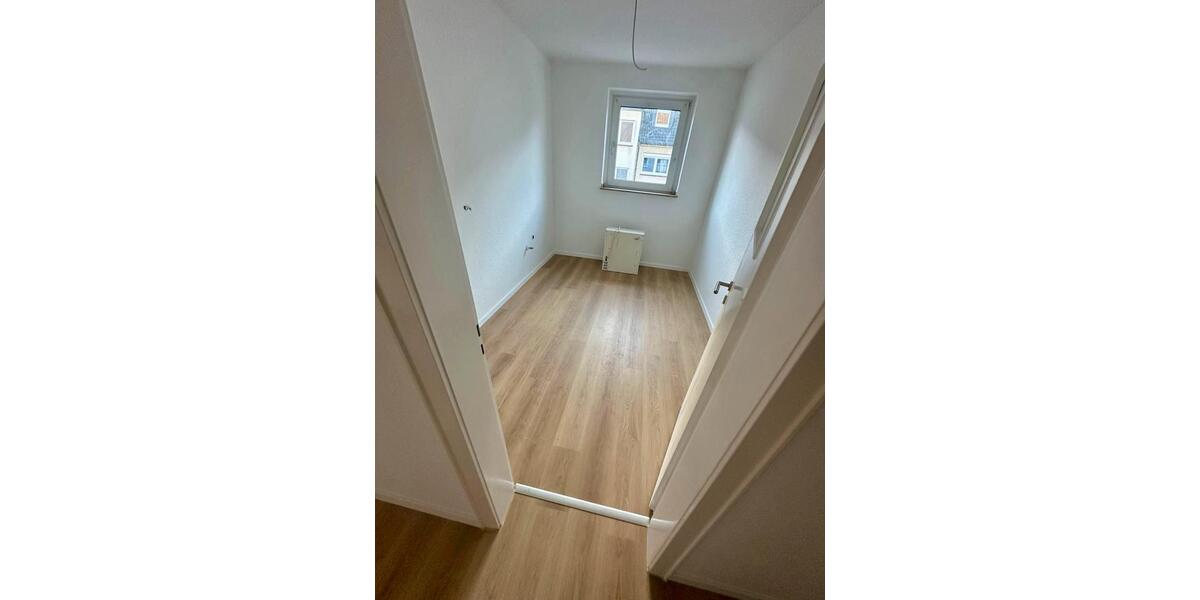 Etagenwohnung Essen Huttrop - 3 Zimmer, 76 m&sup2;, 998&euro; | Angebot:25831686