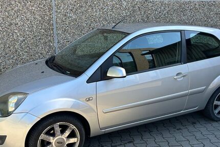 Ford Fiesta 135.000 km 1.950 &euro; Essen 45127