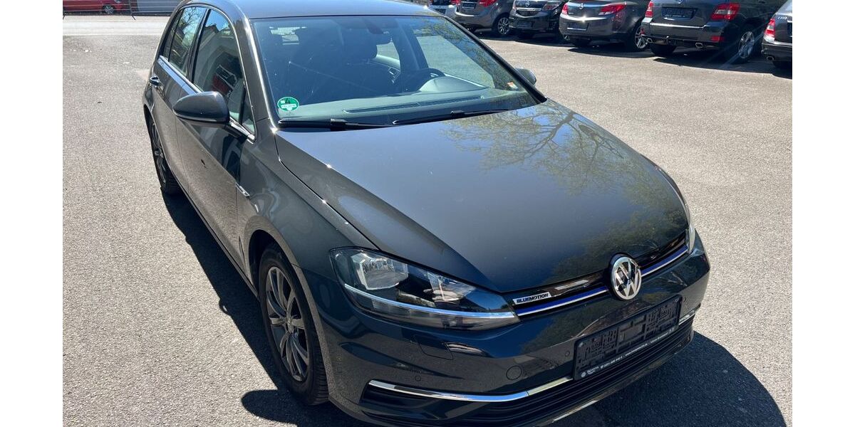 VW Golf 99.000 km 13.699 &euro; Recklinghausen 45663