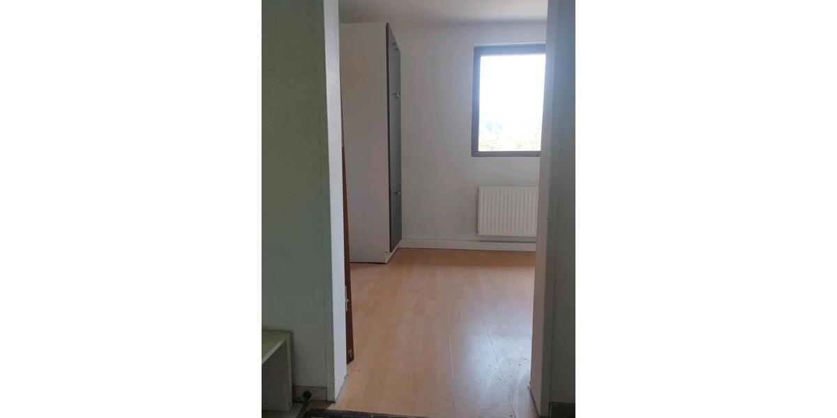 Dachgeschoßwohnung Oberhausen Schmachtendorf - 1 Zimmer, 27 m&sup2;, 520&euro; | Angebot:25177781