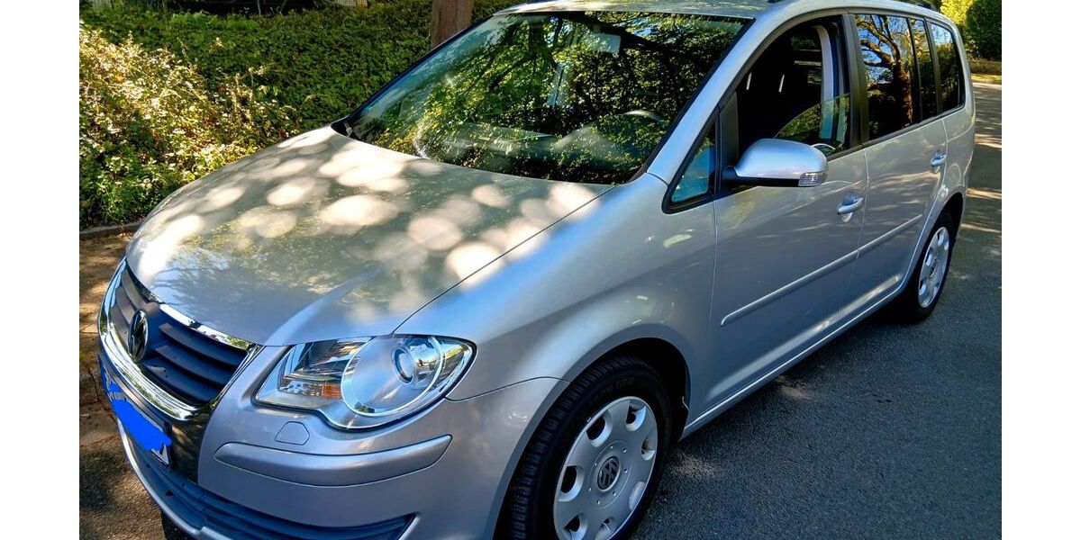 VW Touran 126.900 km 5.990 &euro; Essen 45327