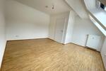 Dachgeschoßwohnung Essen Stadtbezirk IV - 3 Zimmer, 80 m&sup2;, 844&euro; | Angebot:25920220