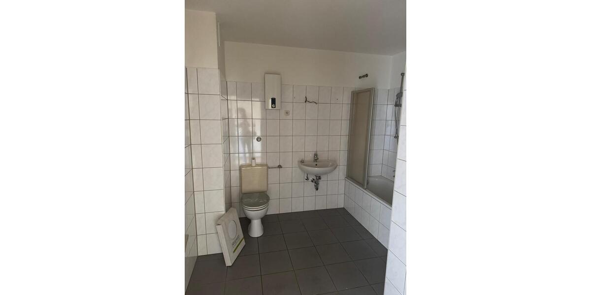 Dachgeschoßwohnung Essen Stadtbezirk VI - 2.5 Zimmer, 59 m&sup2;, 450&euro; | Angebot:26250713