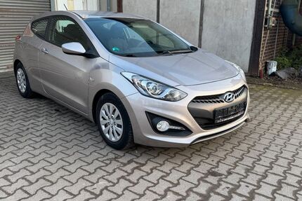 Hyundai i30 180.000 km 4.099 &euro; Bottrop 46240