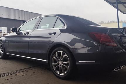Mercedes-Benz C 220 330.000 km 9.450 &euro; Duisburg 47169