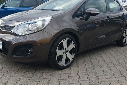 Kia Rio 97.697 km 7.999 &euro; Essen 45326