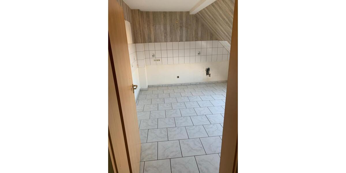 Dachgeschoßwohnung Marl - 5 Zimmer, 120 m&sup2;, 1.020&euro; | Angebot:26041004