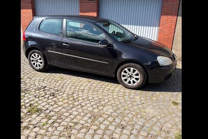 VW Golf 133.500 km 2.500 &euro; Essen 45329