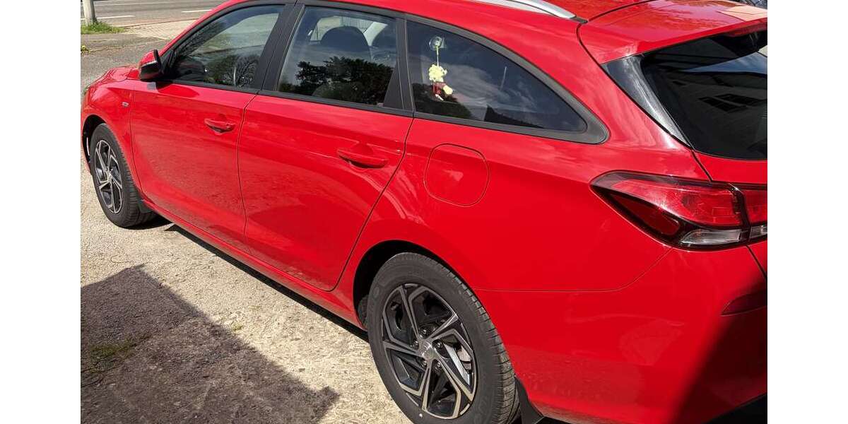 Hyundai i30 52.000 km 16.900 &euro; Oberhausen 46149