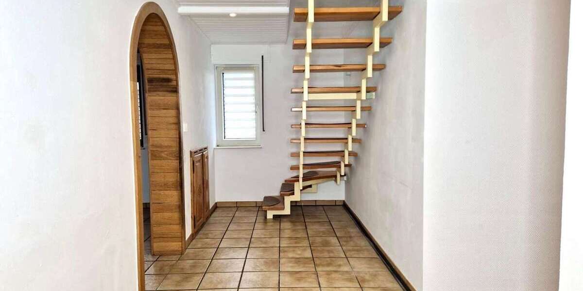 Etagenwohnung Bottrop Fuhlenbrock - 8 Zimmer, 188 m&sup2;, 1.800&euro; | Angebot:26274698