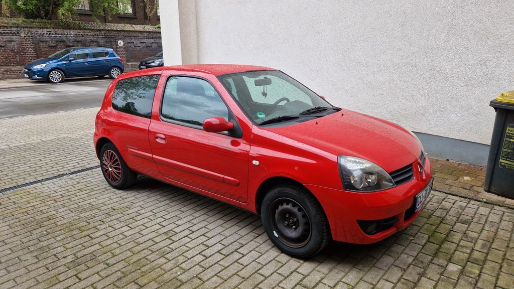 Renault Clio 120.000 km 1.800 &euro; Duisburg 47138