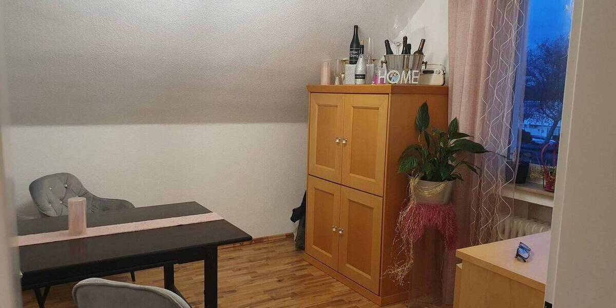 Etagenwohnung Bochum Harpen - 4 Zimmer, 82 m&sup2;, 171.000&euro; | Angebot:25663250