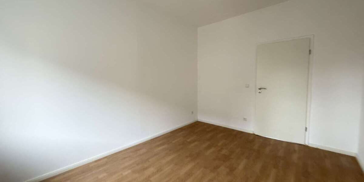 Exklusives Investment: Kernsaniertes Mehrfamilienhaus mit Balkon und Terrasse - Mehrfamilienhaus, Wohnhaus Gelsenkirchen Gelsenkirchen-West | Angebot:25751689