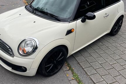Mini ONE 102.000 km 4.299 &euro; Duisburg 47226