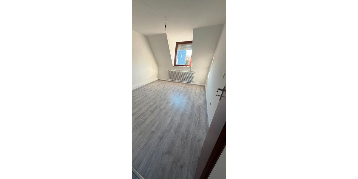 Dachgeschoßwohnung Gelsenkirchen Rotthausen - 4.5 Zimmer, 98 m&sup2;, 1.015&euro; | Angebot:26254958