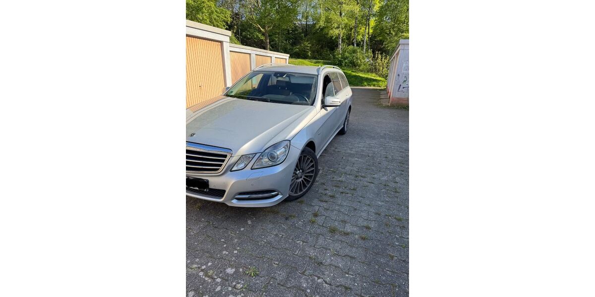 Mercedes-Benz E 220 222.500 km 10.500 &euro; Herne 44628