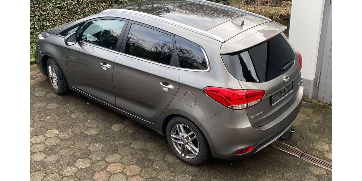 Kia Carens 77.001 km 12.500 &euro; Duisburg 47269