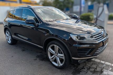 VW Touareg 176.412 km 19.900 &euro; Duisburg 47228